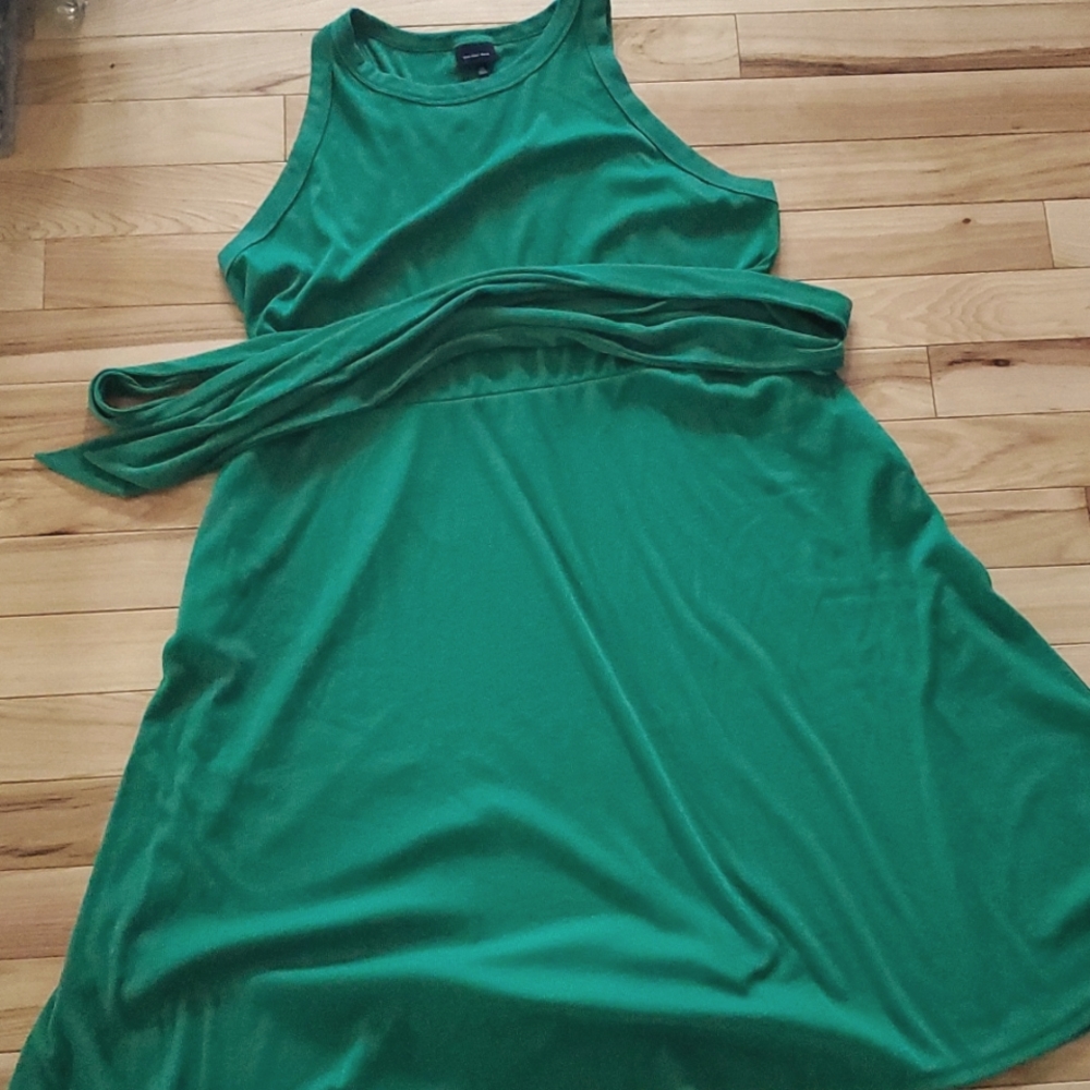 Sleeveless dress with Pockets!